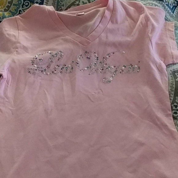 chelona Tops - V neck rhinestone Las Vegas Tee